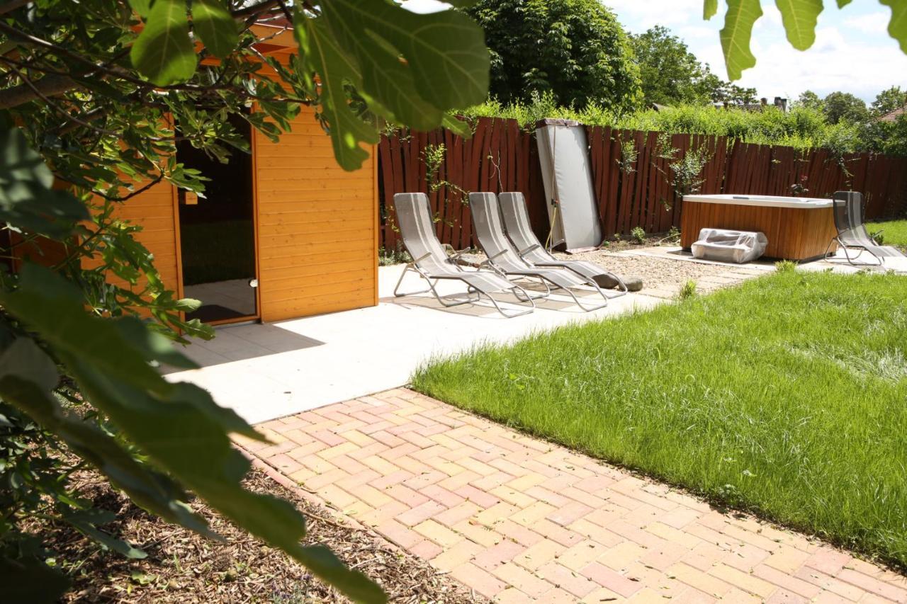 Hunyadi Panzio-Apartman Makó Exterior foto