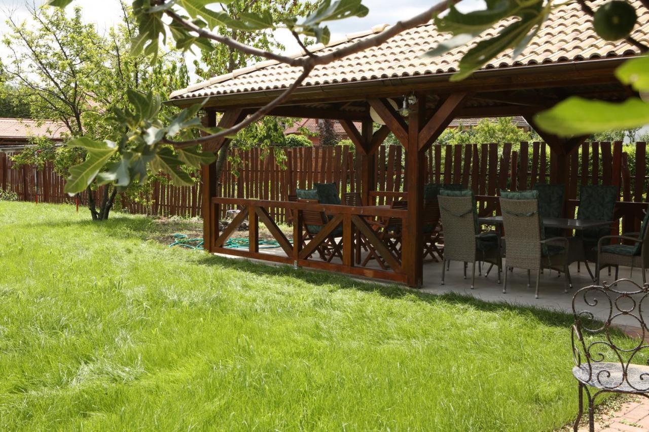 Hunyadi Panzio-Apartman Makó Exterior foto