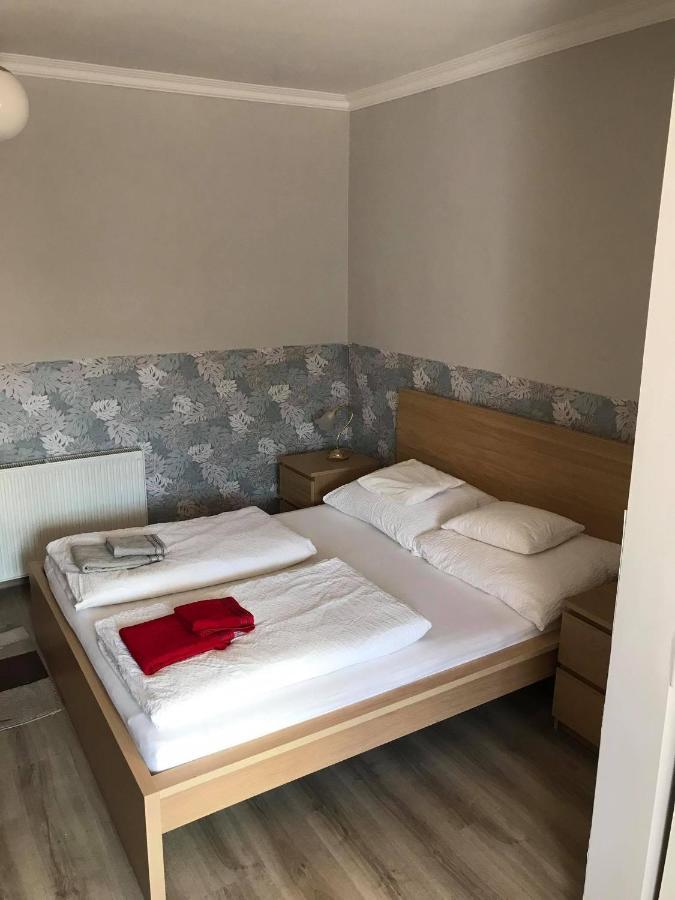 Hunyadi Panzio-Apartman Makó Exterior foto