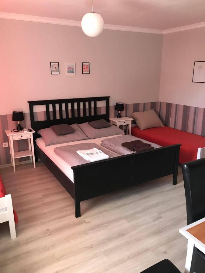 Hunyadi Panzio-Apartman Makó Exterior foto