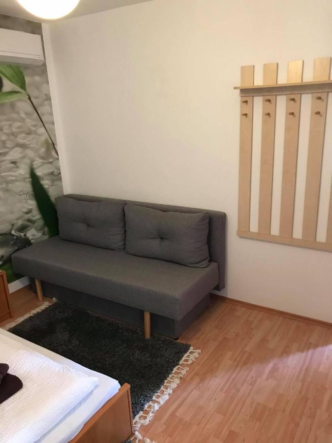 Hunyadi Panzio-Apartman Makó Exterior foto