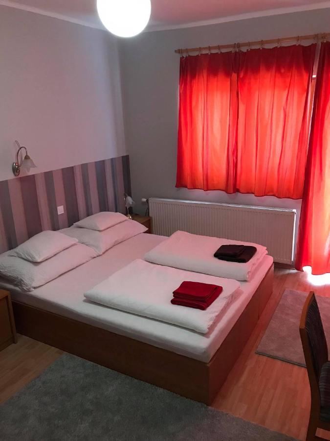 Hunyadi Panzio-Apartman Makó Exterior foto