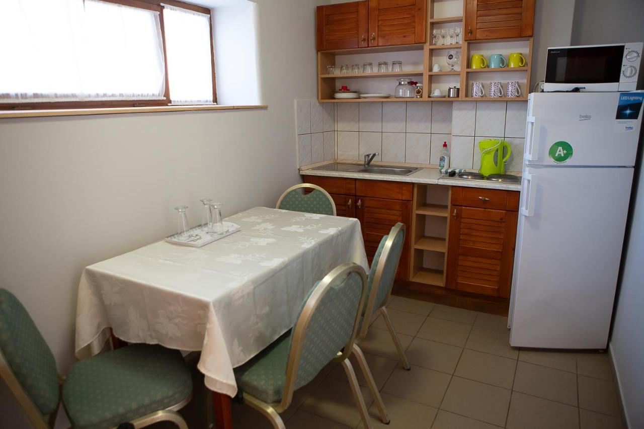 Hunyadi Panzio-Apartman Makó Exterior foto