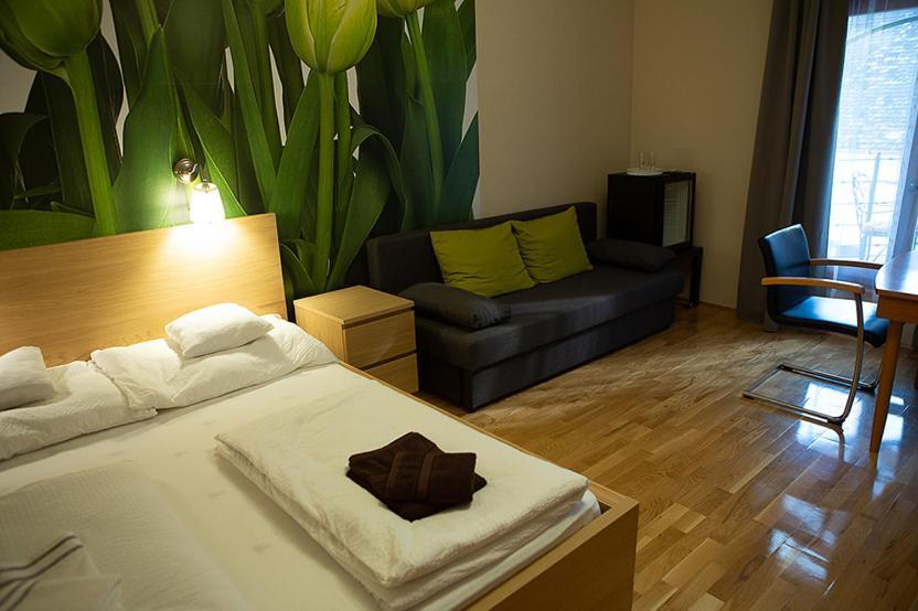 Hunyadi Panzio-Apartman Makó Exterior foto