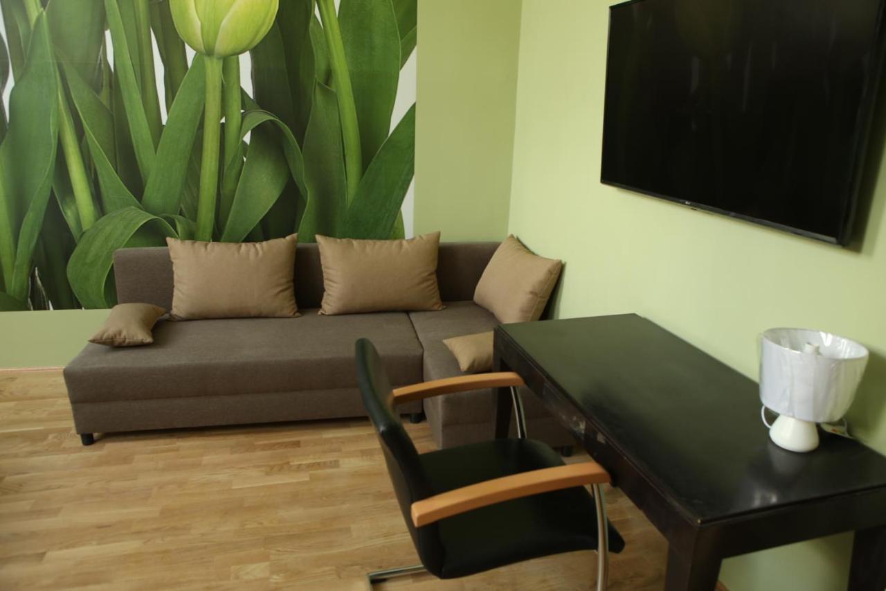 Hunyadi Panzio-Apartman Makó Exterior foto