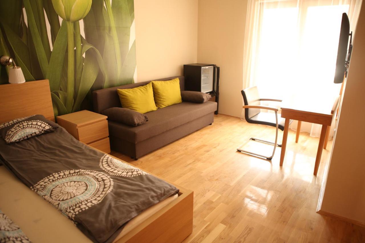 Hunyadi Panzio-Apartman Makó Exterior foto